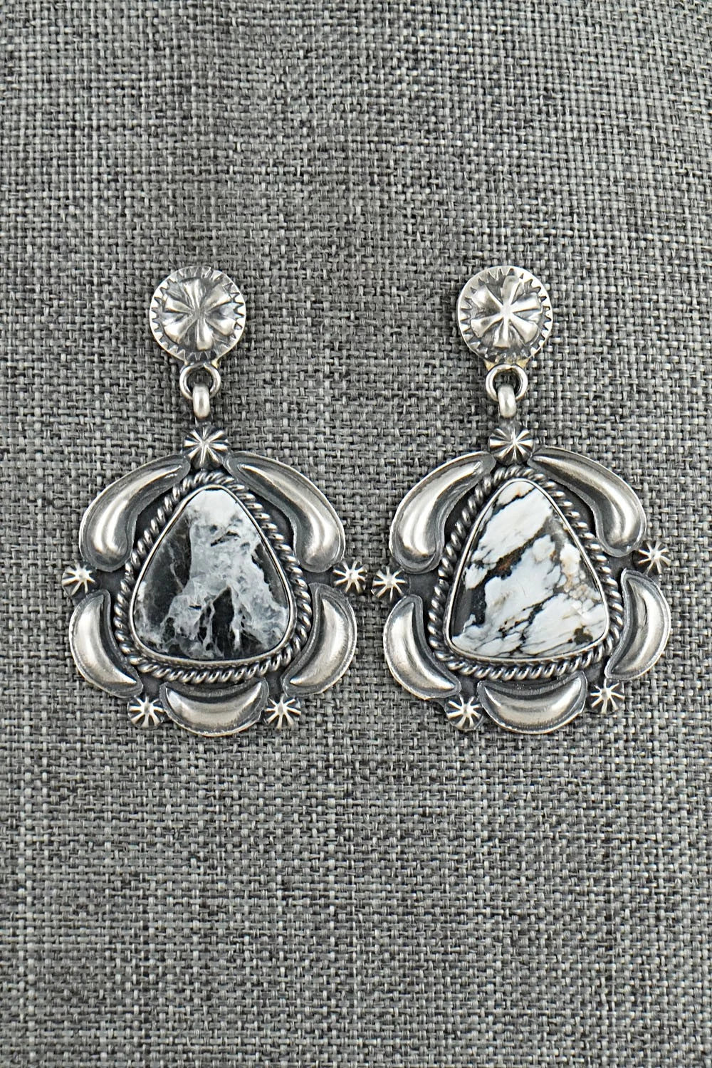 White Buffalo & Sterling Silver Necklace and Earrings Set - Raymond Delgarito