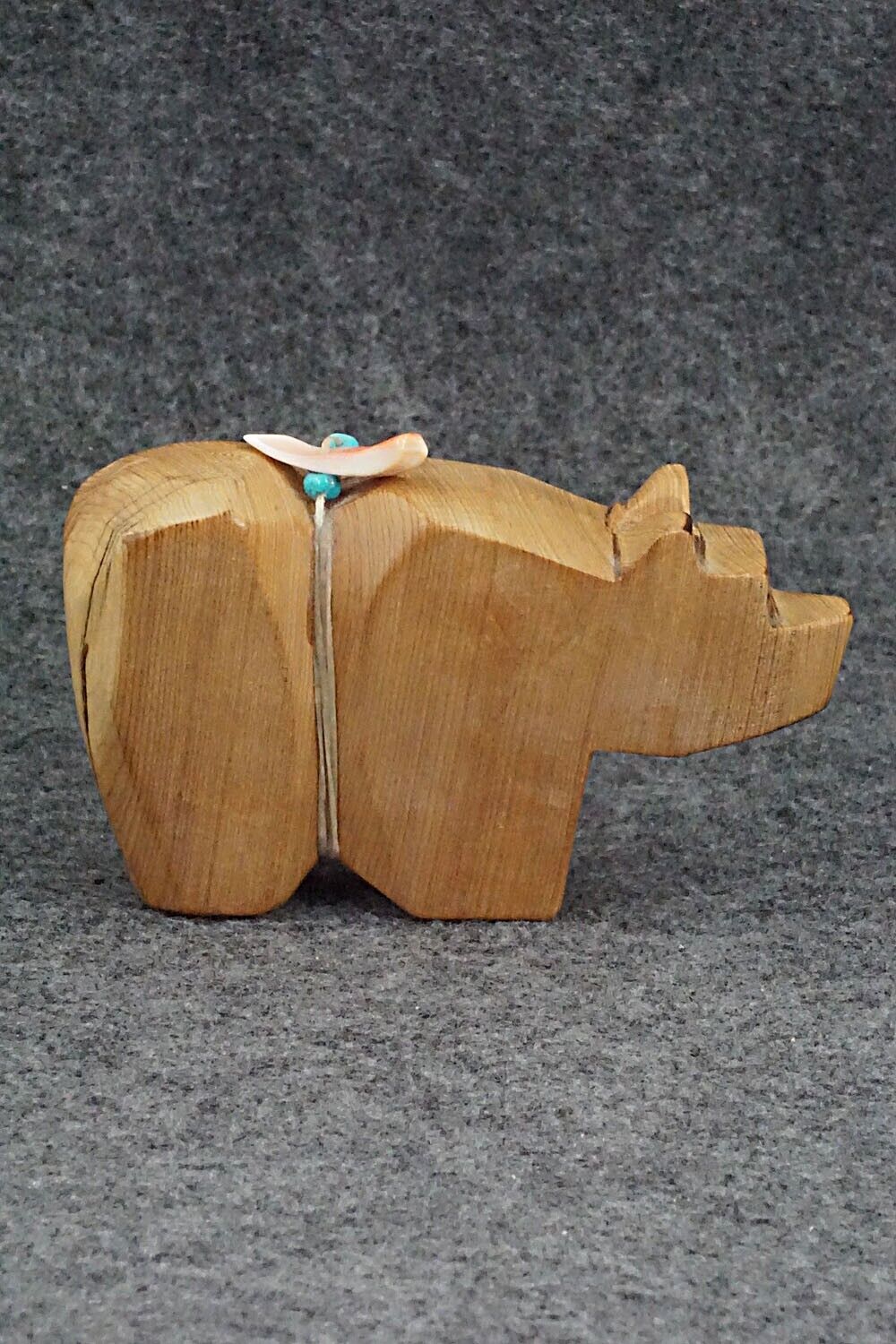 Bear Zuni Fetish Carving - Bernard Laiwakete