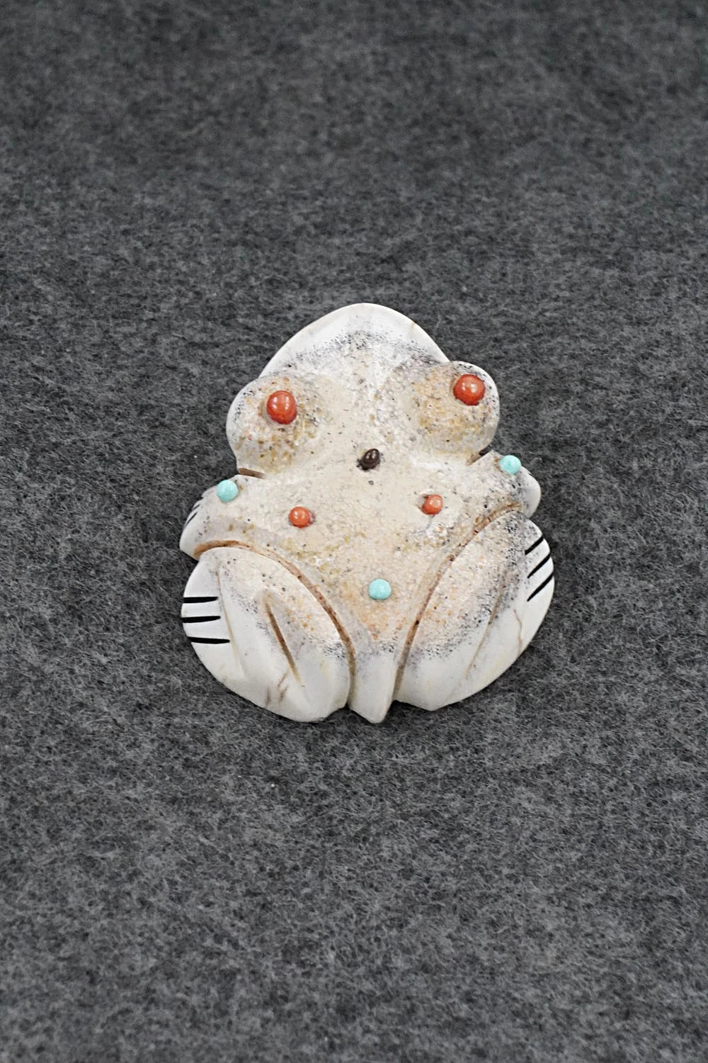 Frog Zuni Fetish Carving - Claudia Peina