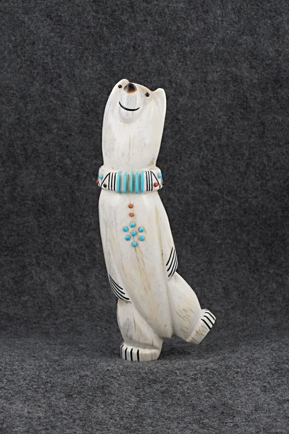 Bear Zuni Fetish Carving - Claudia Peina