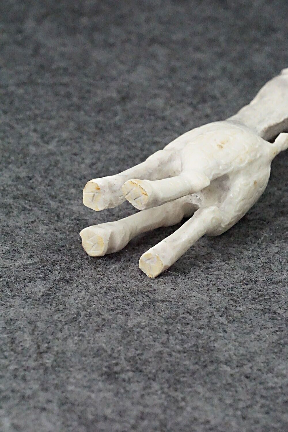 Giraffe Zuni Fetish Carving - Maxx Laate