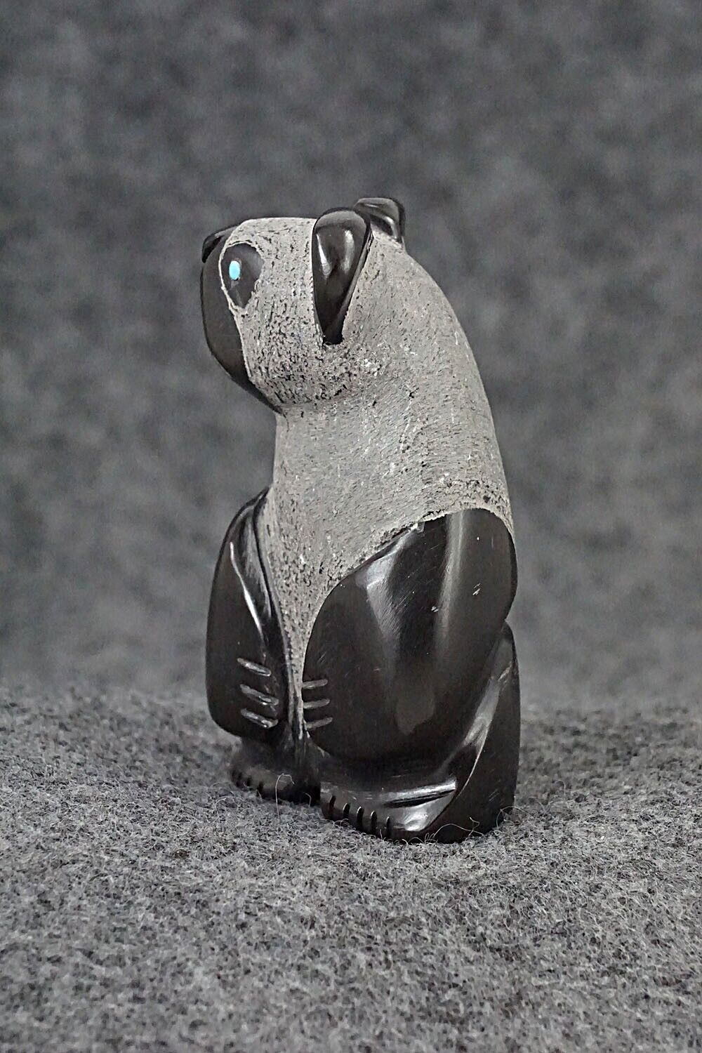 Bear Zuni Fetish Carving - Reynold Lunasee