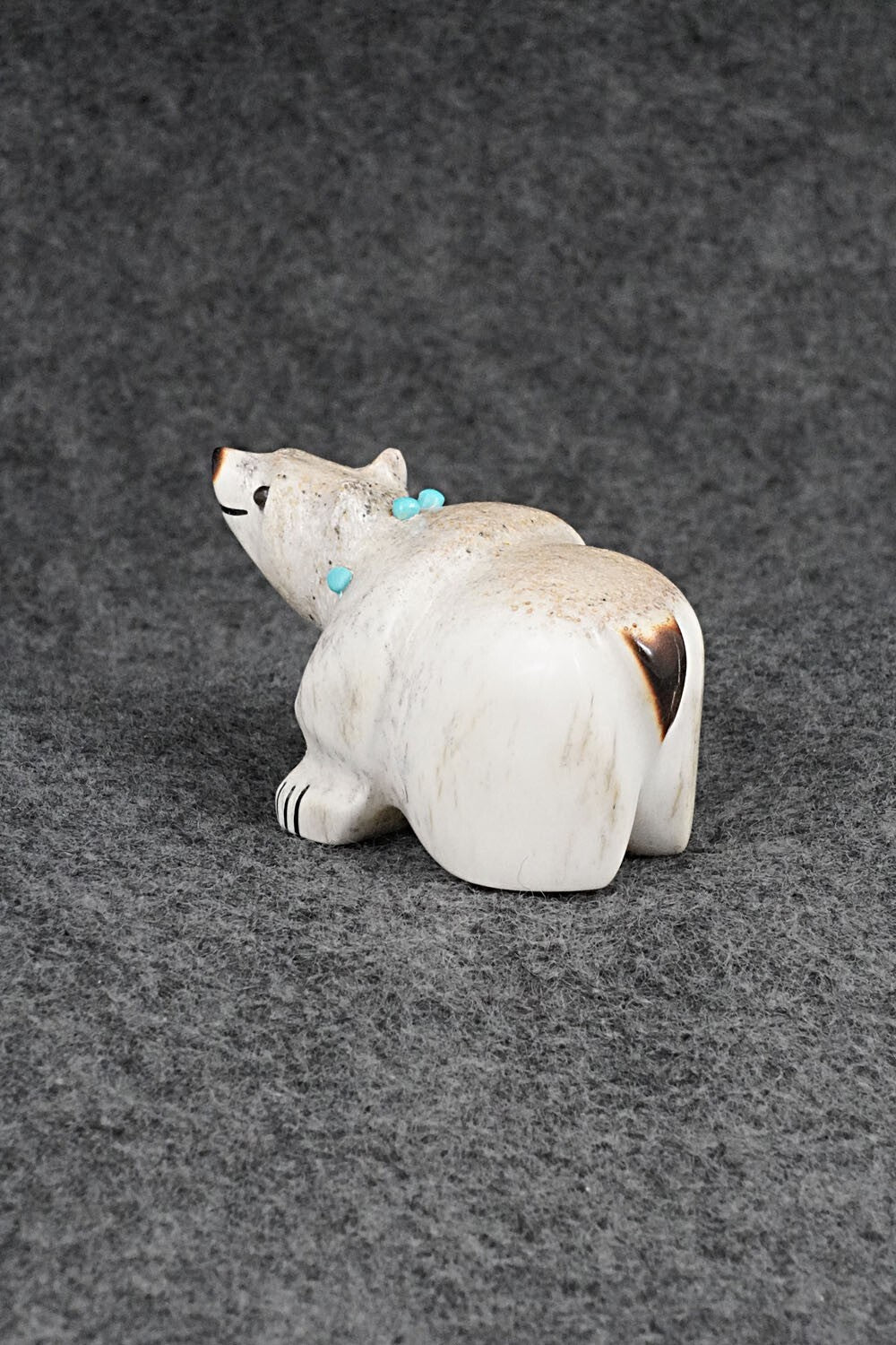 Bear Zuni Fetish Carving - Claudia Peina