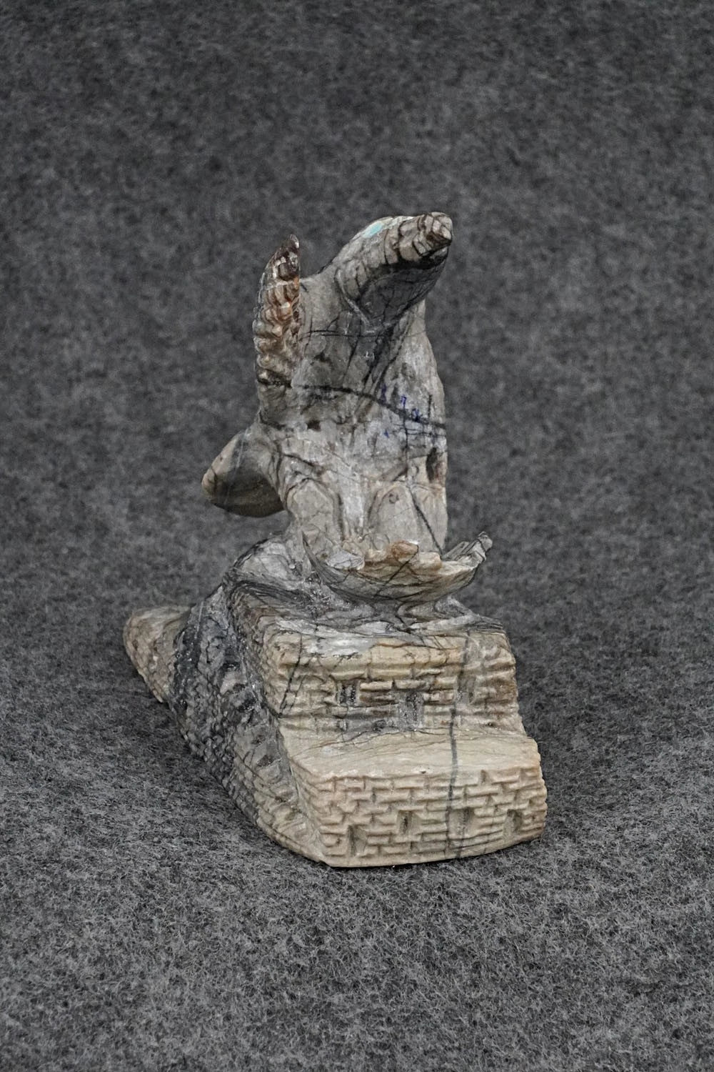 Eagle Zuni Fetish Carving - Herb Him