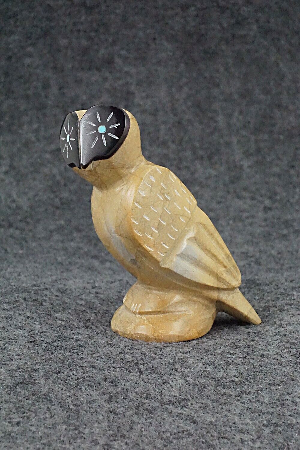 Owl Zuni Fetish Carving - Enrike Leekya