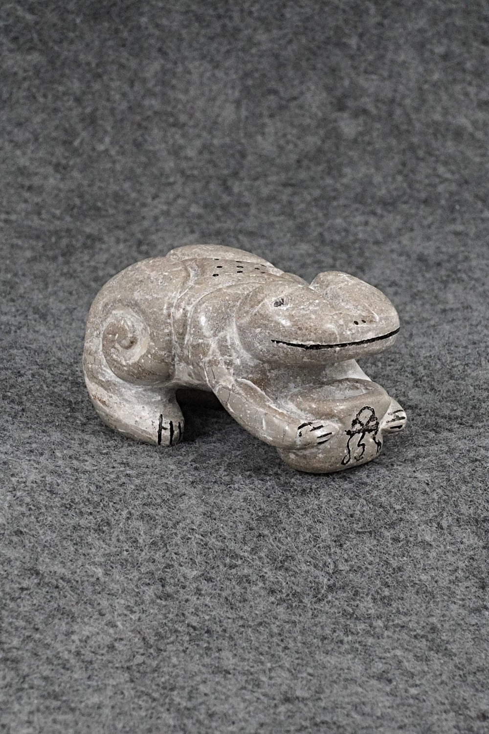 Frog Zuni Fetish Carving - Rick Kallestewa