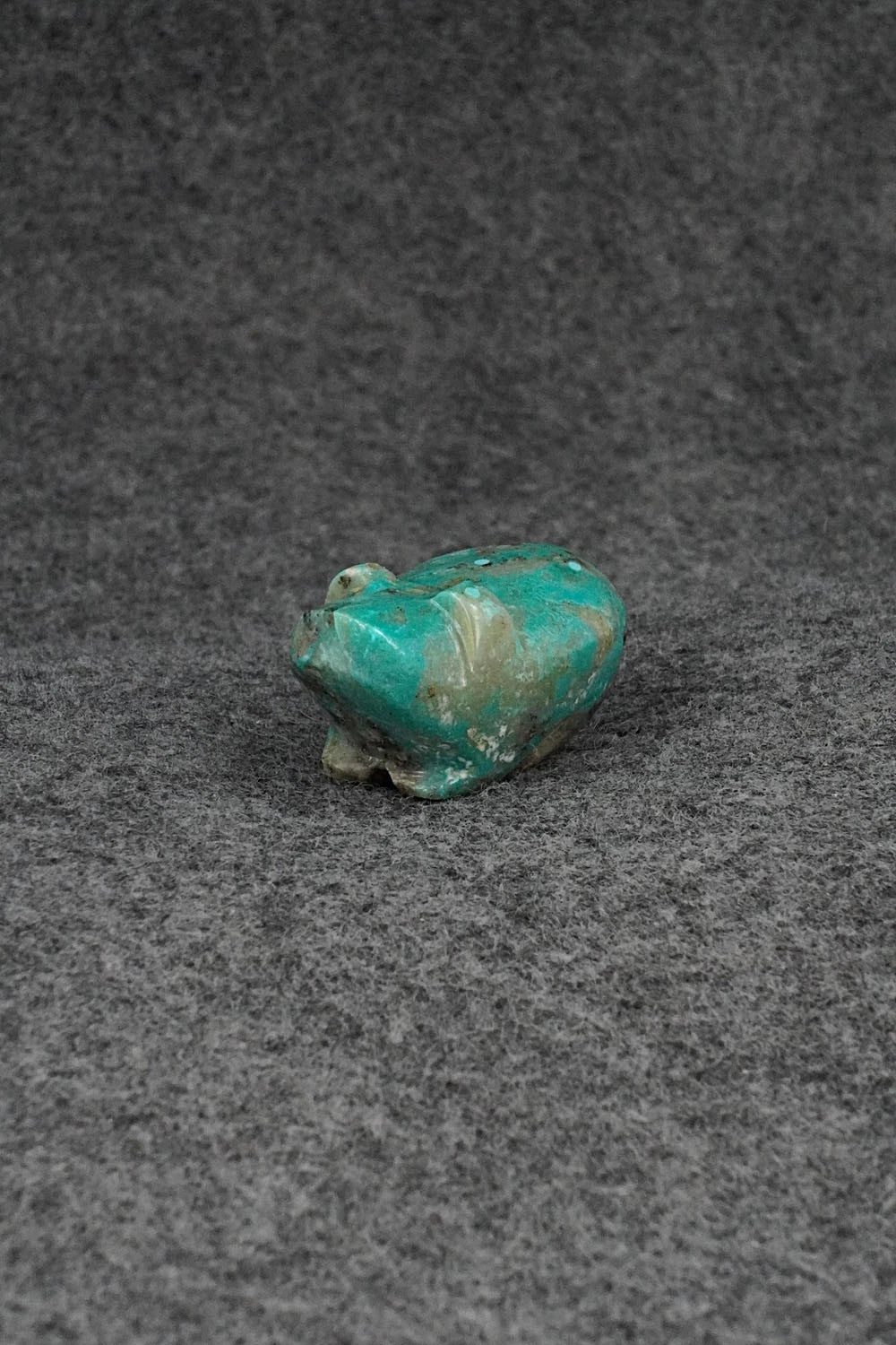 Bear Zuni Fetish Carving - Abby Quam Panteah