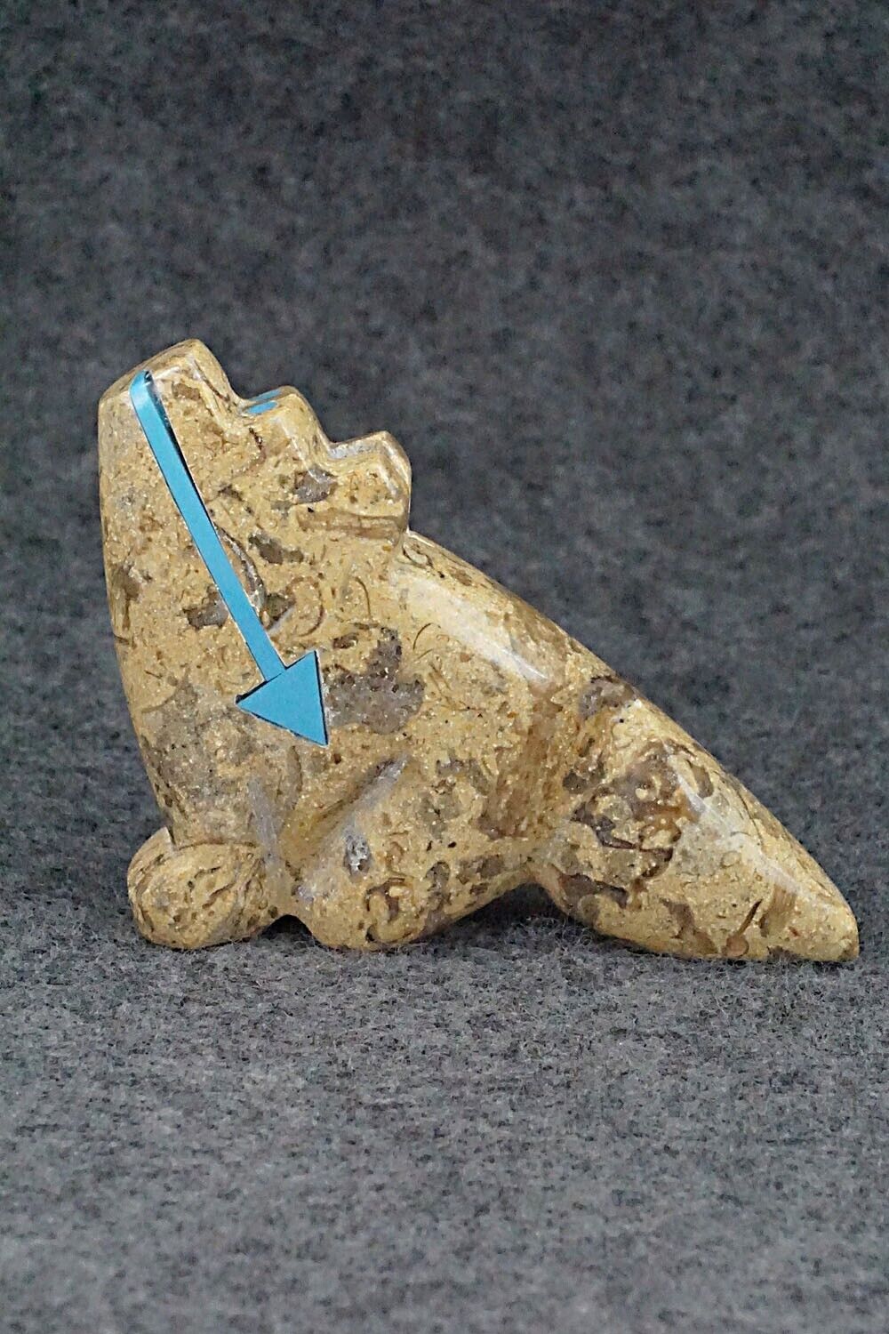 Wolf Zuni Fetish Carving - Bernard Laiwakete