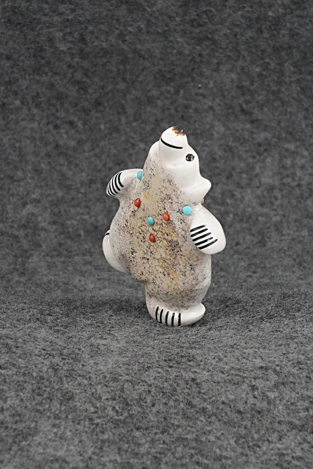 Bear Zuni Fetish Carving - Claudia Peina