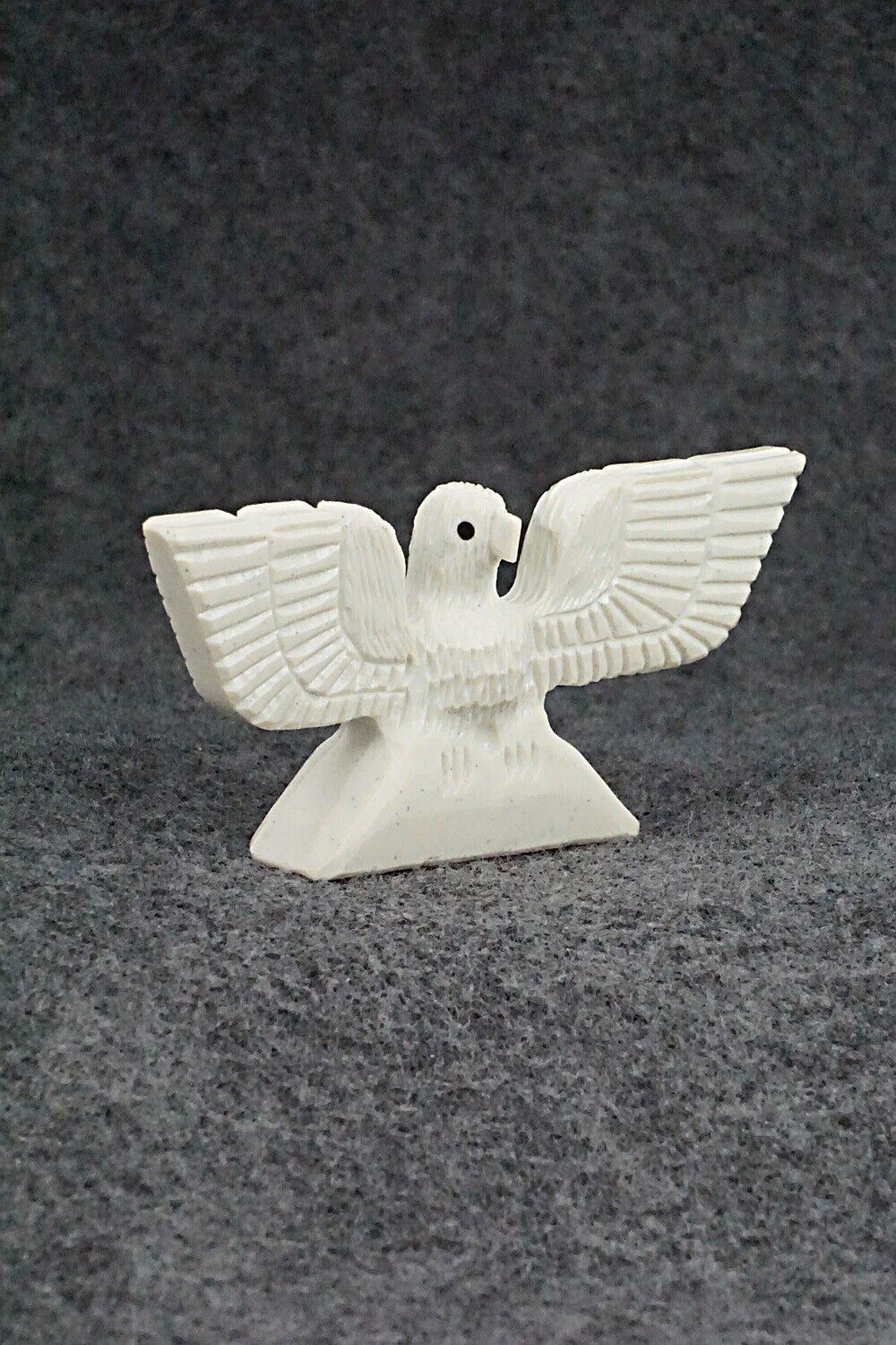 Eagle Zuni Fetish Carving - Jesus Espino