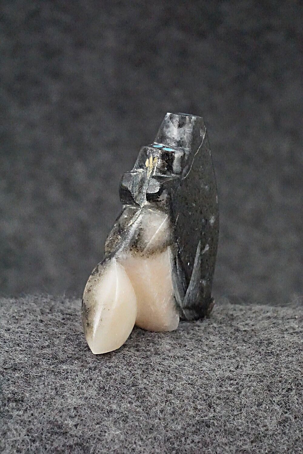 Wolf Zuni Fetish Carving - Bernard Laiwakete