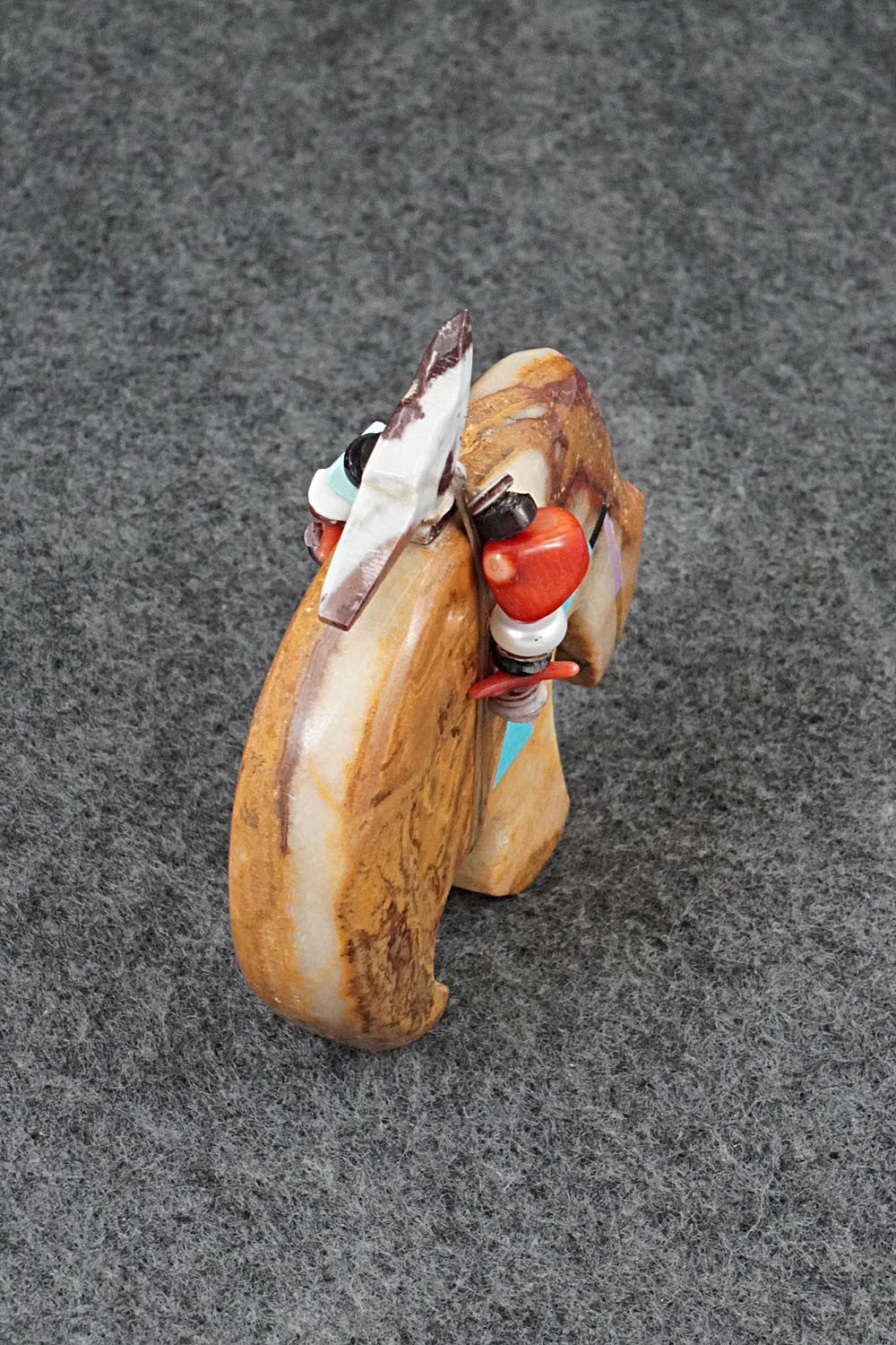 Bear Zuni Fetish Carving - Fernando Laiwakete