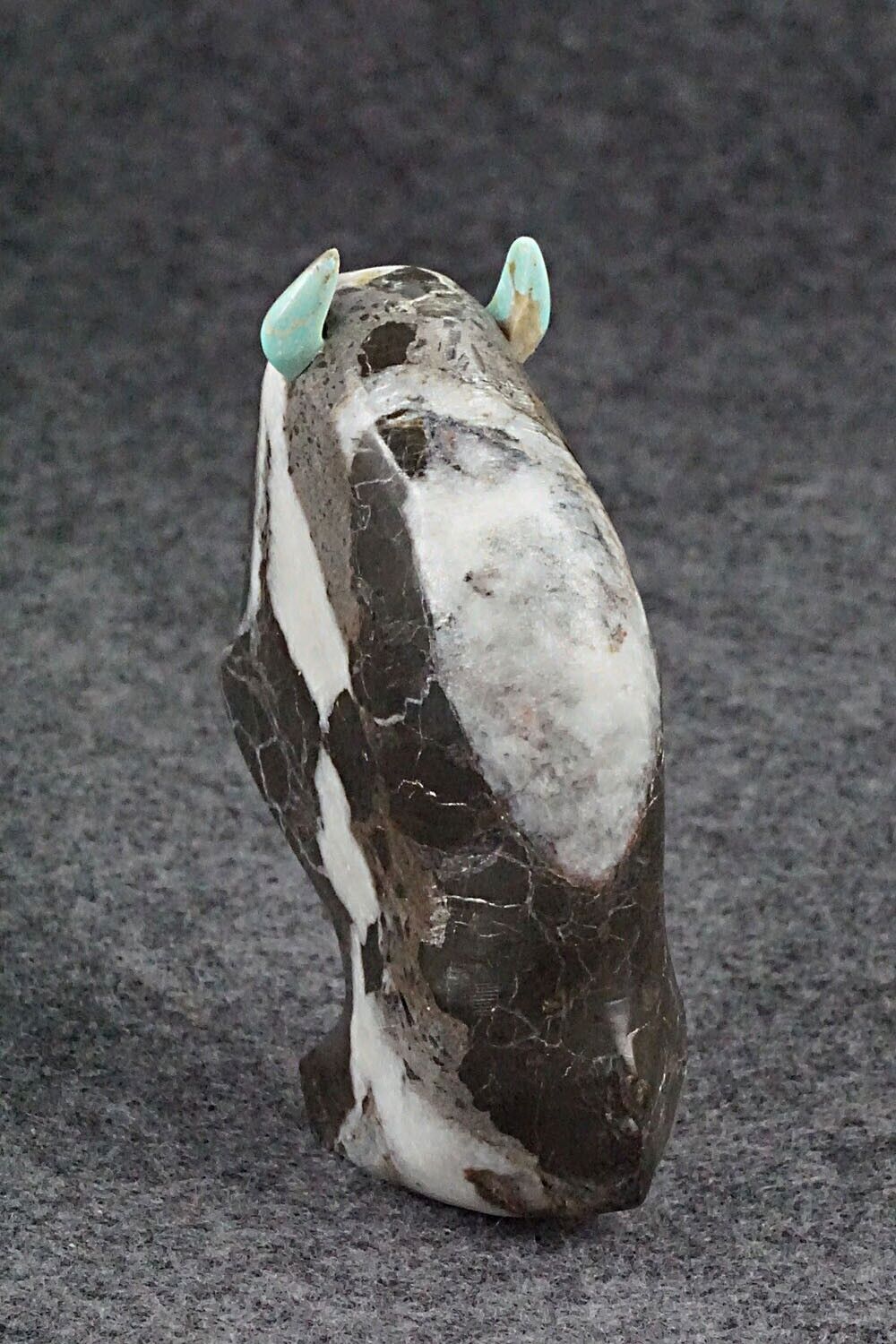 Buffalo Zuni Fetish Carving - Lynn Quam