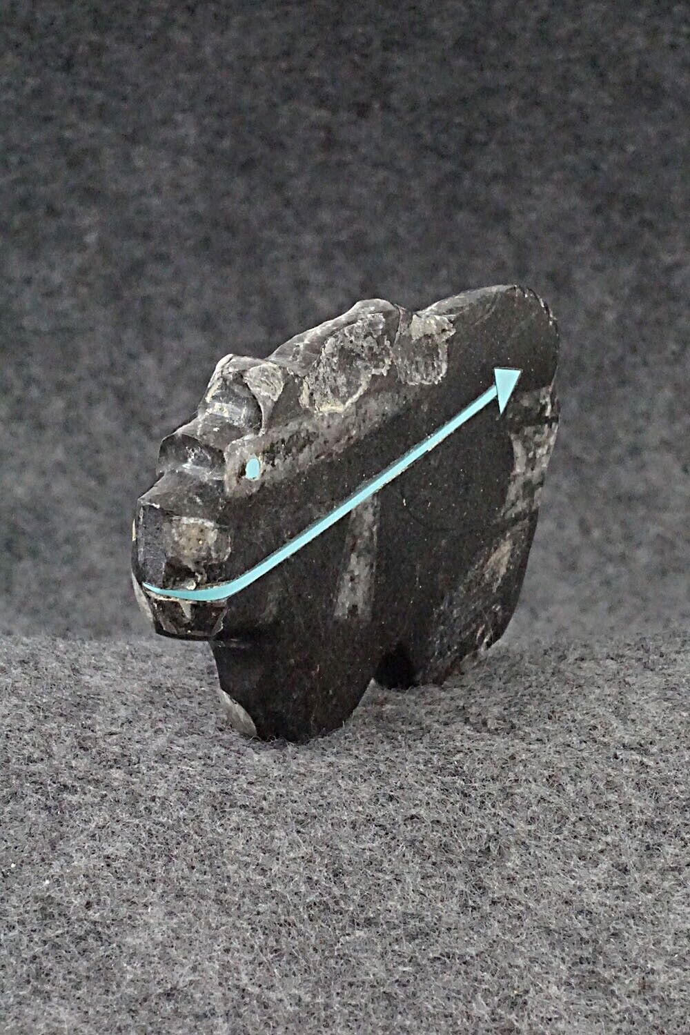 Bear Zuni Fetish Carving - Bernard Laiwakete