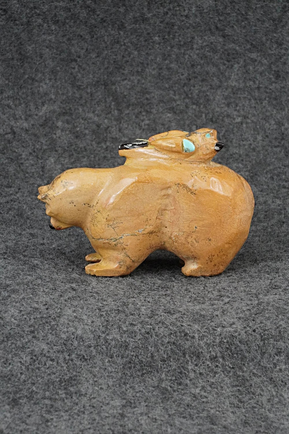 Bear Zuni Fetish Carving - Freddie Leekya