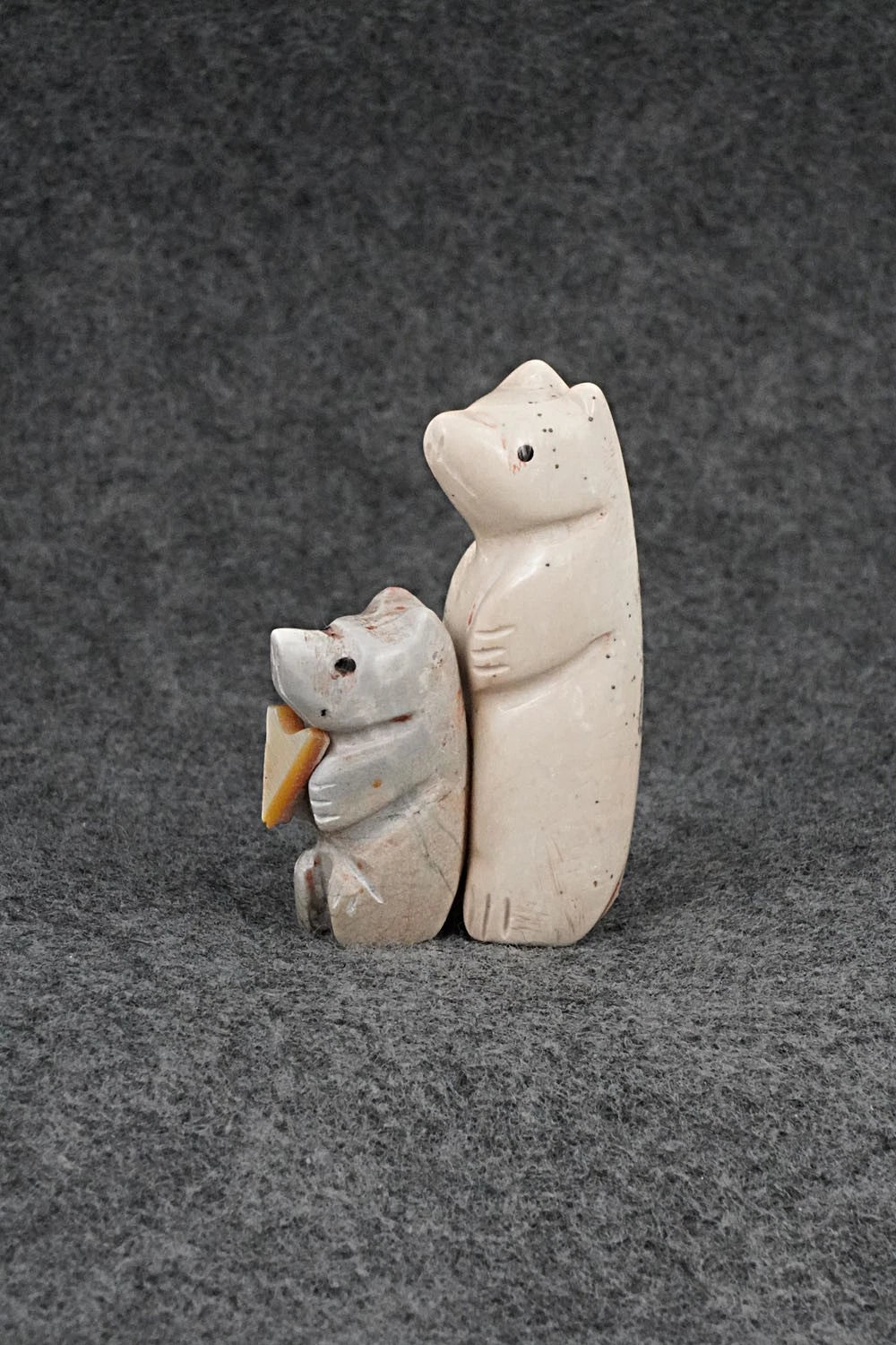 Bear Zuni Fetish Carving - Justin Red Elk