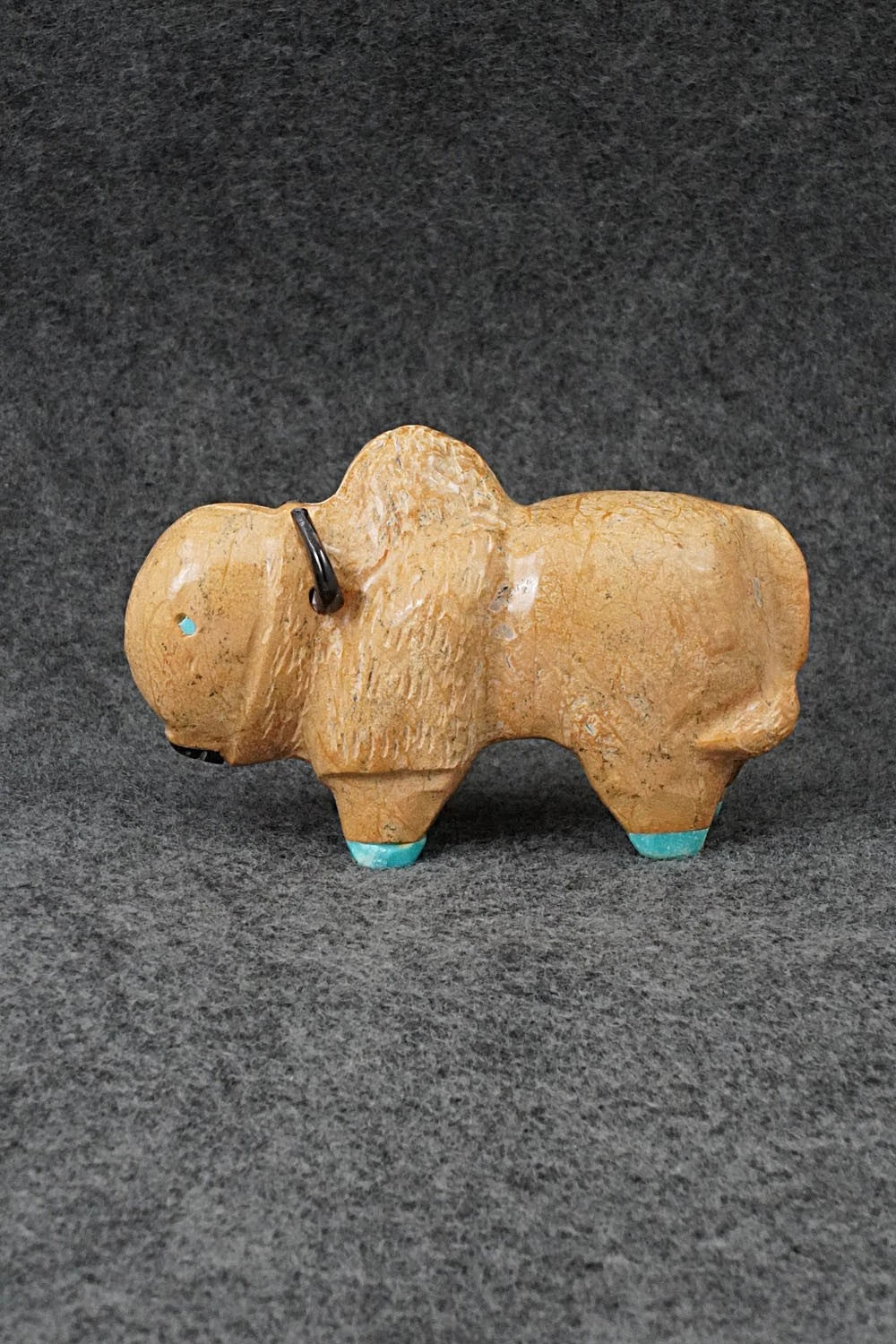 Buffalo Zuni Fetish Carving - Freddie Leekya