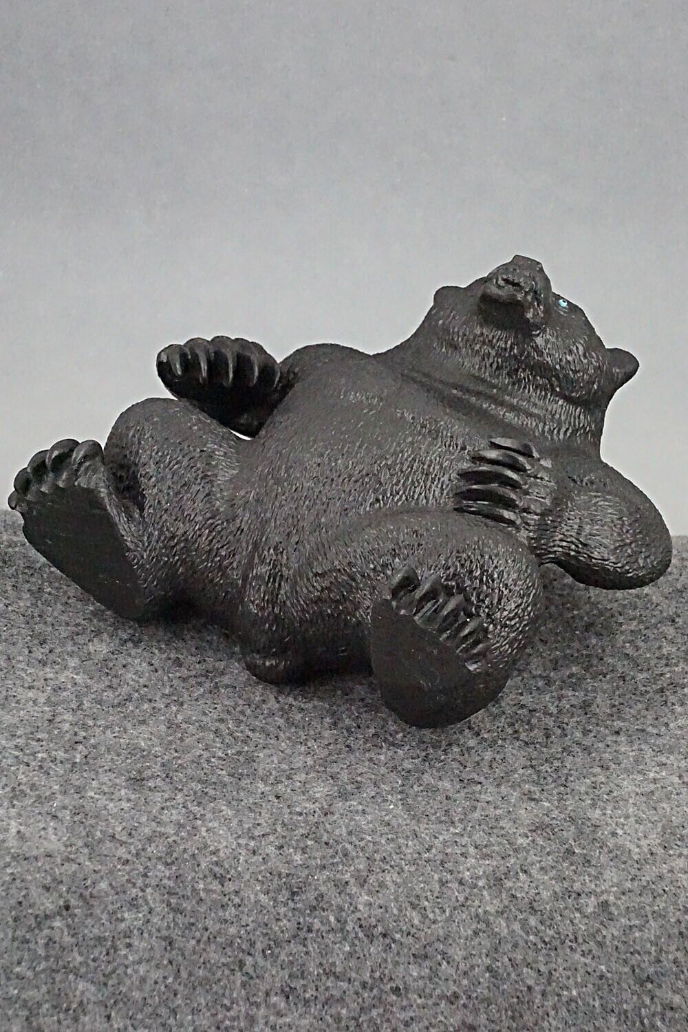 Bear Zuni Fetish Carving - Travis Lasiloo