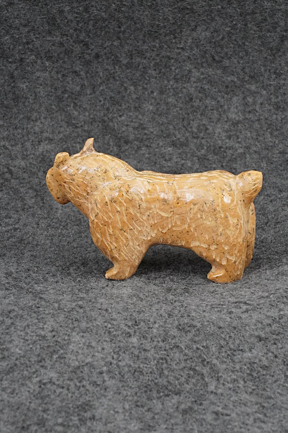 Bobcat Zuni Fetish Carving - Freddie Leekya