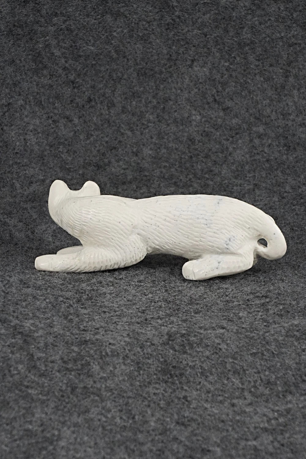 Mountain Lion Zuni Fetish Carving - Wilfred Cheama