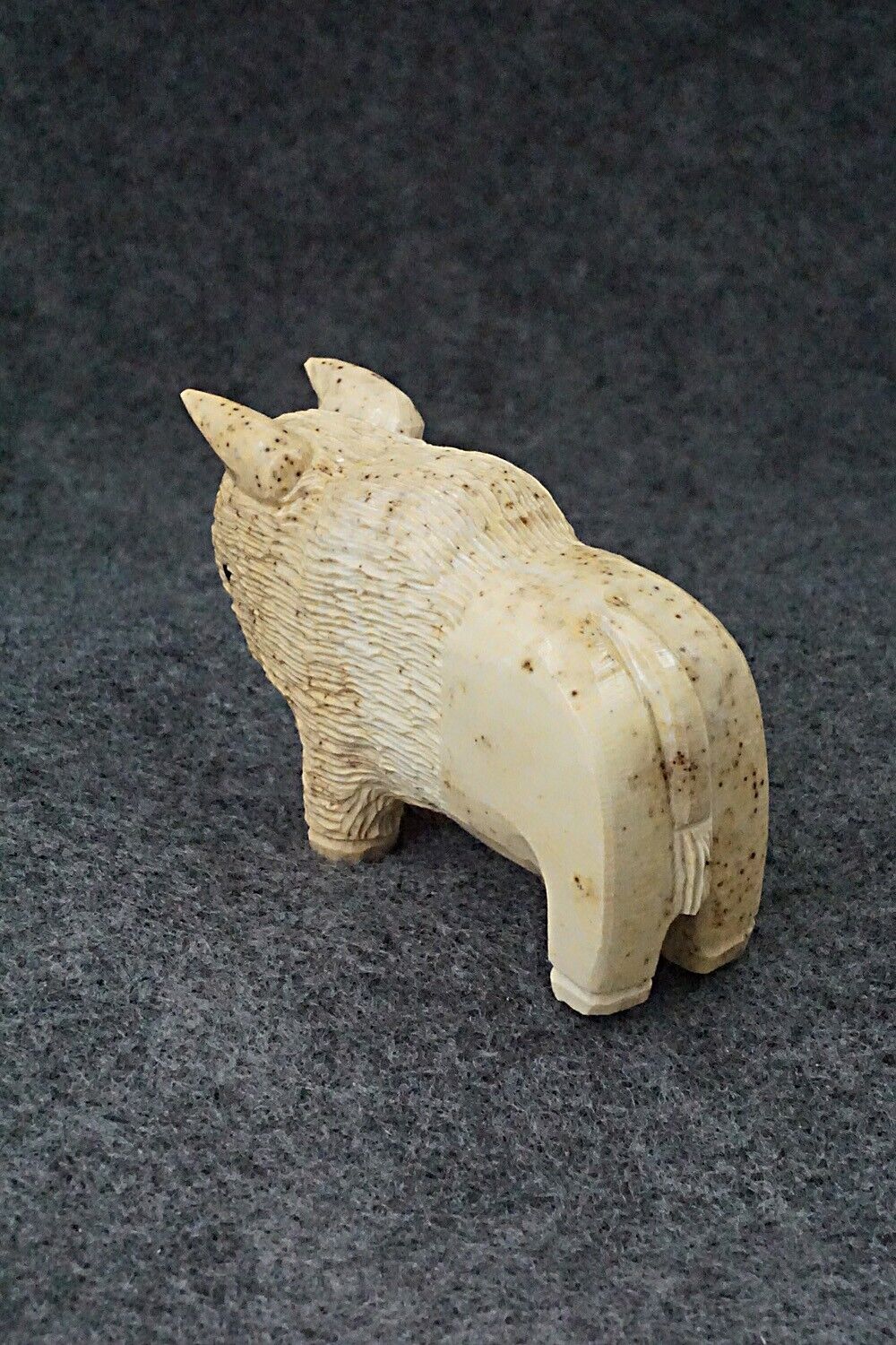 Buffalo Zuni Fetish Carving - Jesus Espino