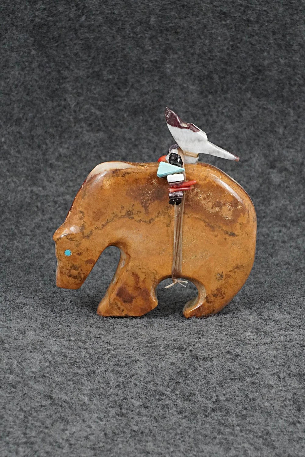 Bear Zuni Fetish Carving - Fernando Laiwakete