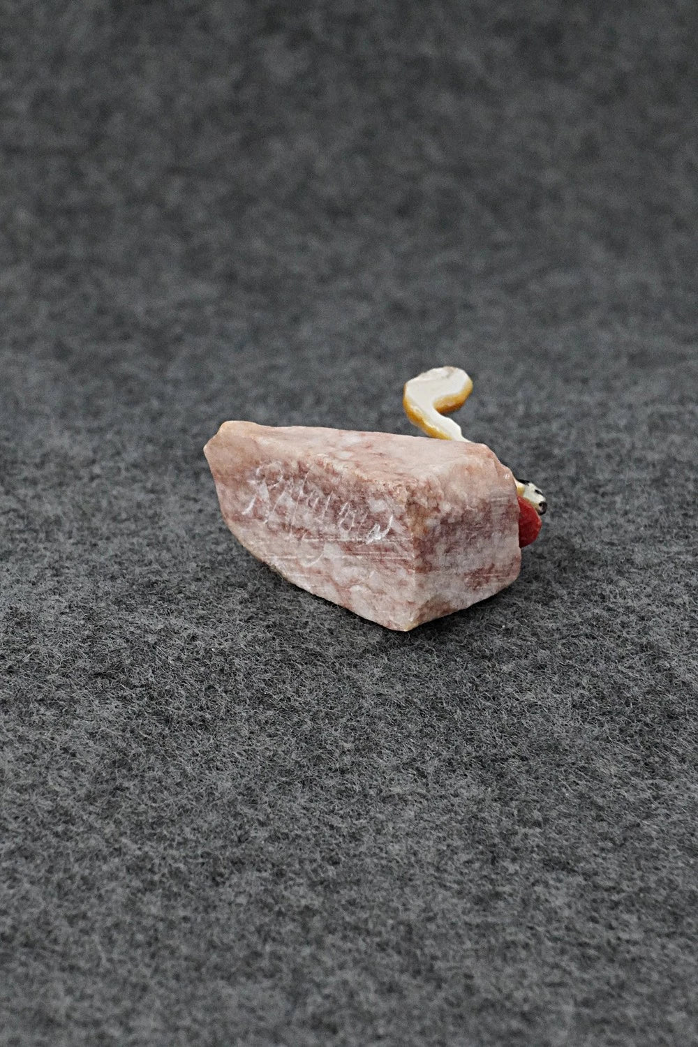 Dog Zuni Fetish Carving - Ruben Najera
