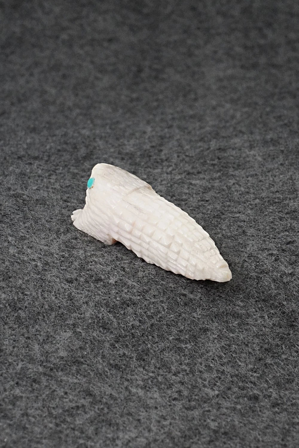 Porcupine Zuni Fetish Carving - Marlon Lowsayate