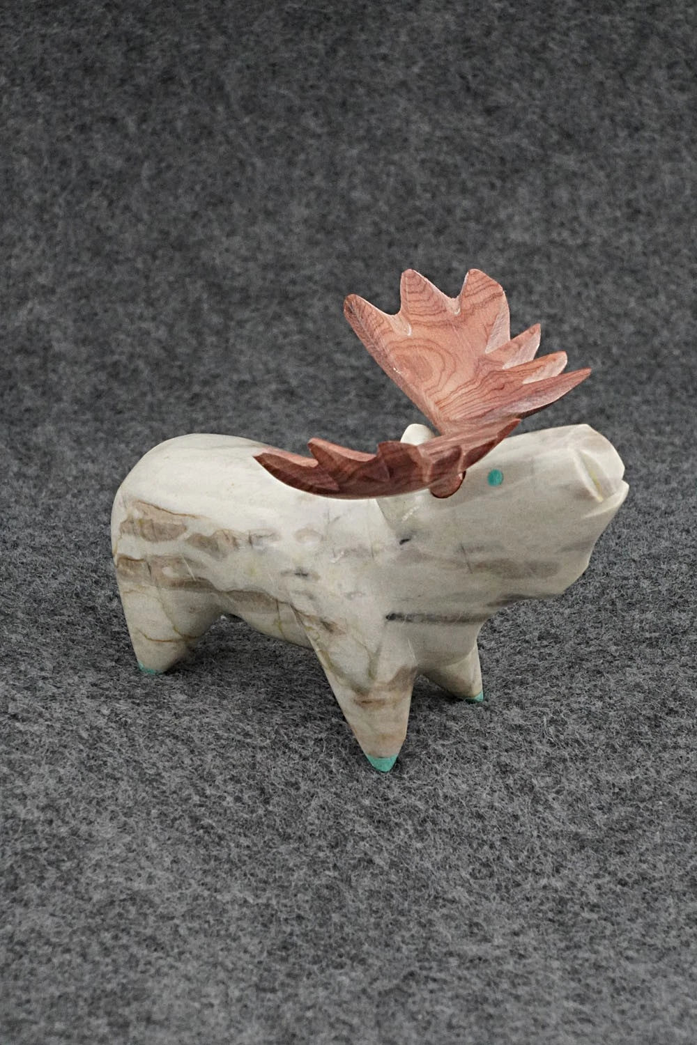 Moose Zuni Fetish Carving - Enrike Leekya