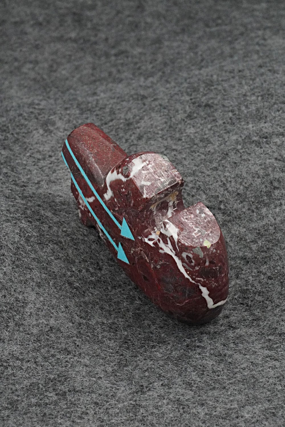 Bear Zuni Fetish Carving - Bernard Laiwakete