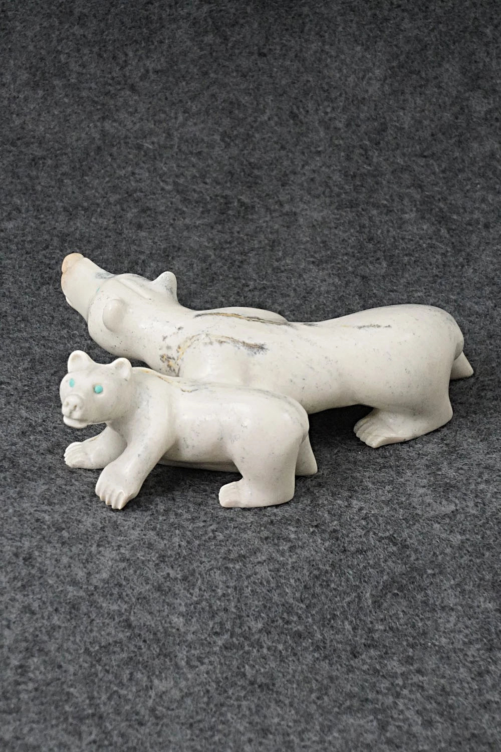 Bear Zuni Fetish Carving - Albert Eustace