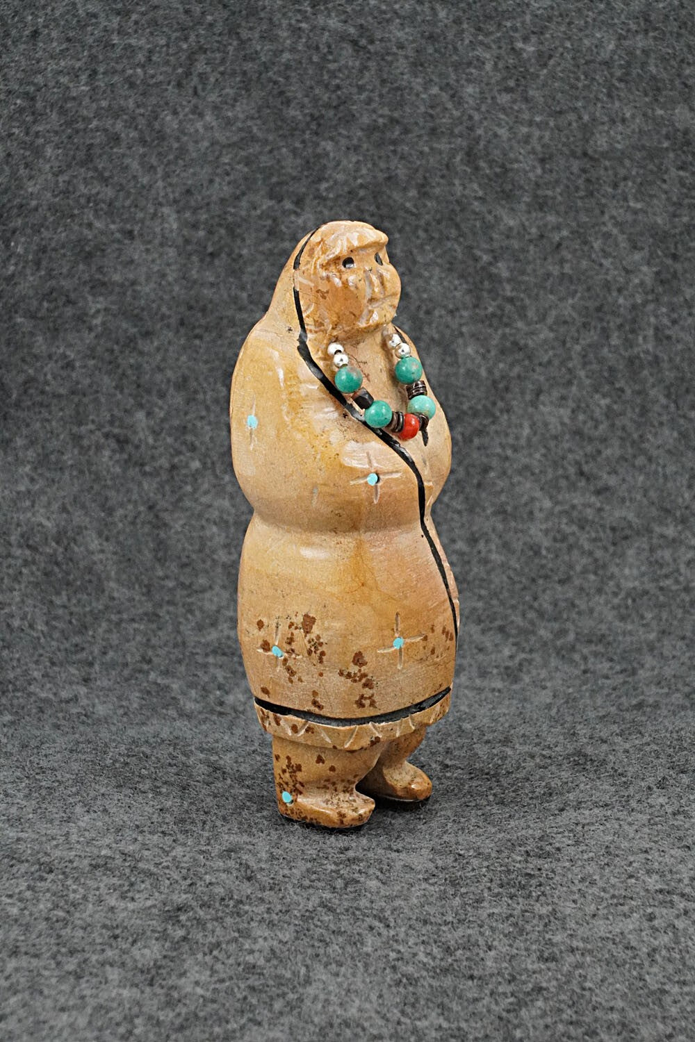 Zuni Woman Zuni Fetish Carving - Freddie Leekya