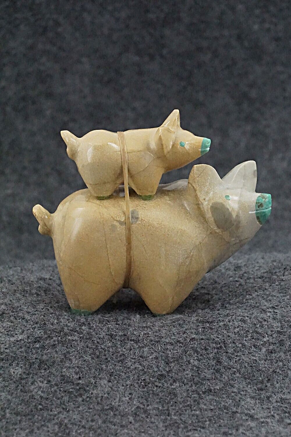 Pig with Piglet Zuni Fetish Carving - Enrike Leekya