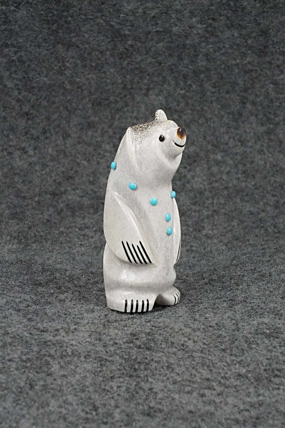 Bear Zuni Fetish Carving - Claudia Peina