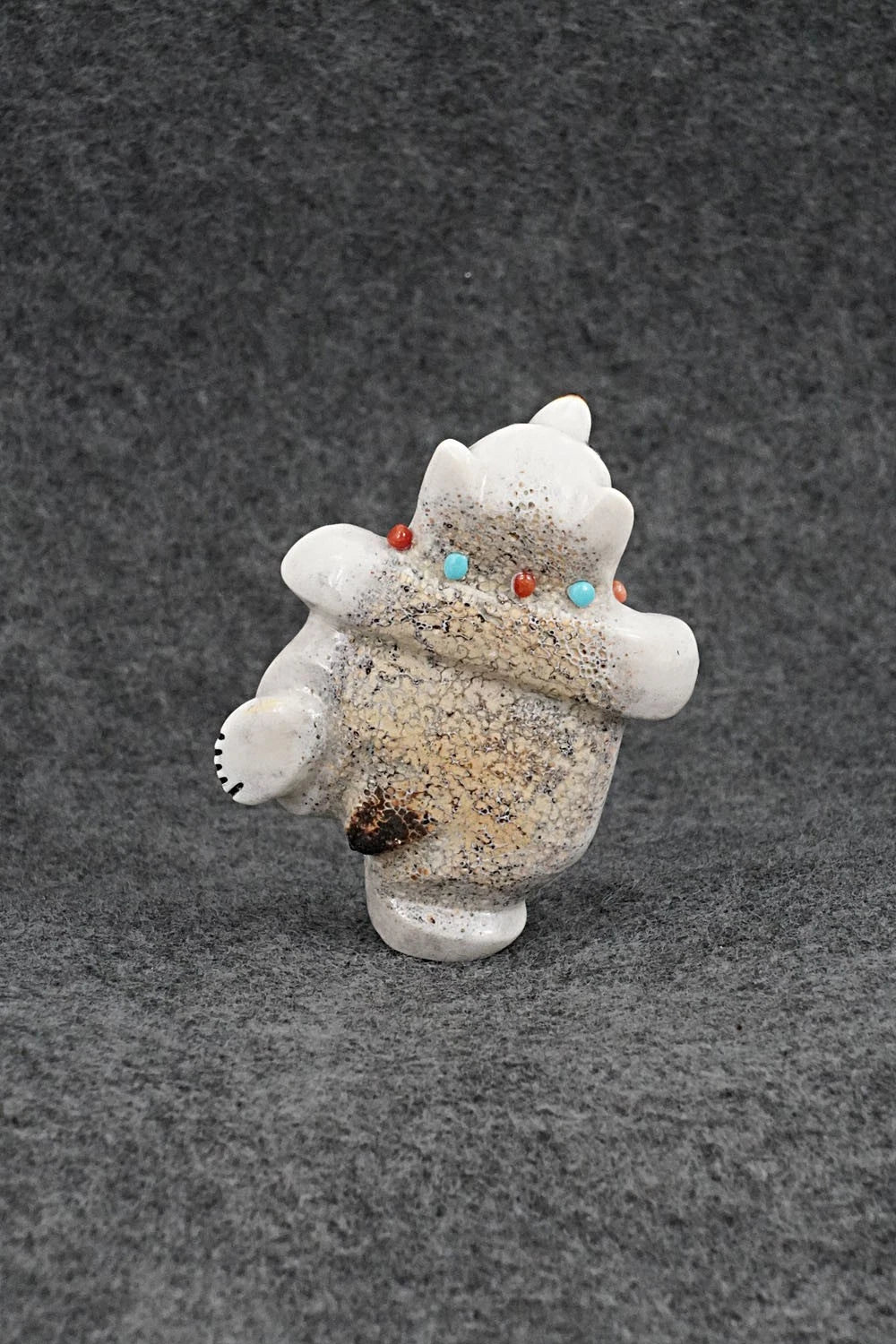 Bear Zuni Fetish Carving - Claudia Peina