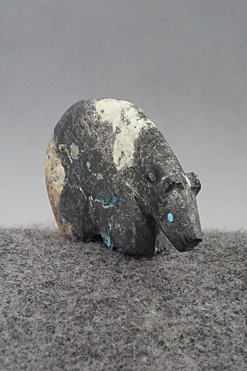 Bear Zuni Fetish Carving - Ronnie Lunasee