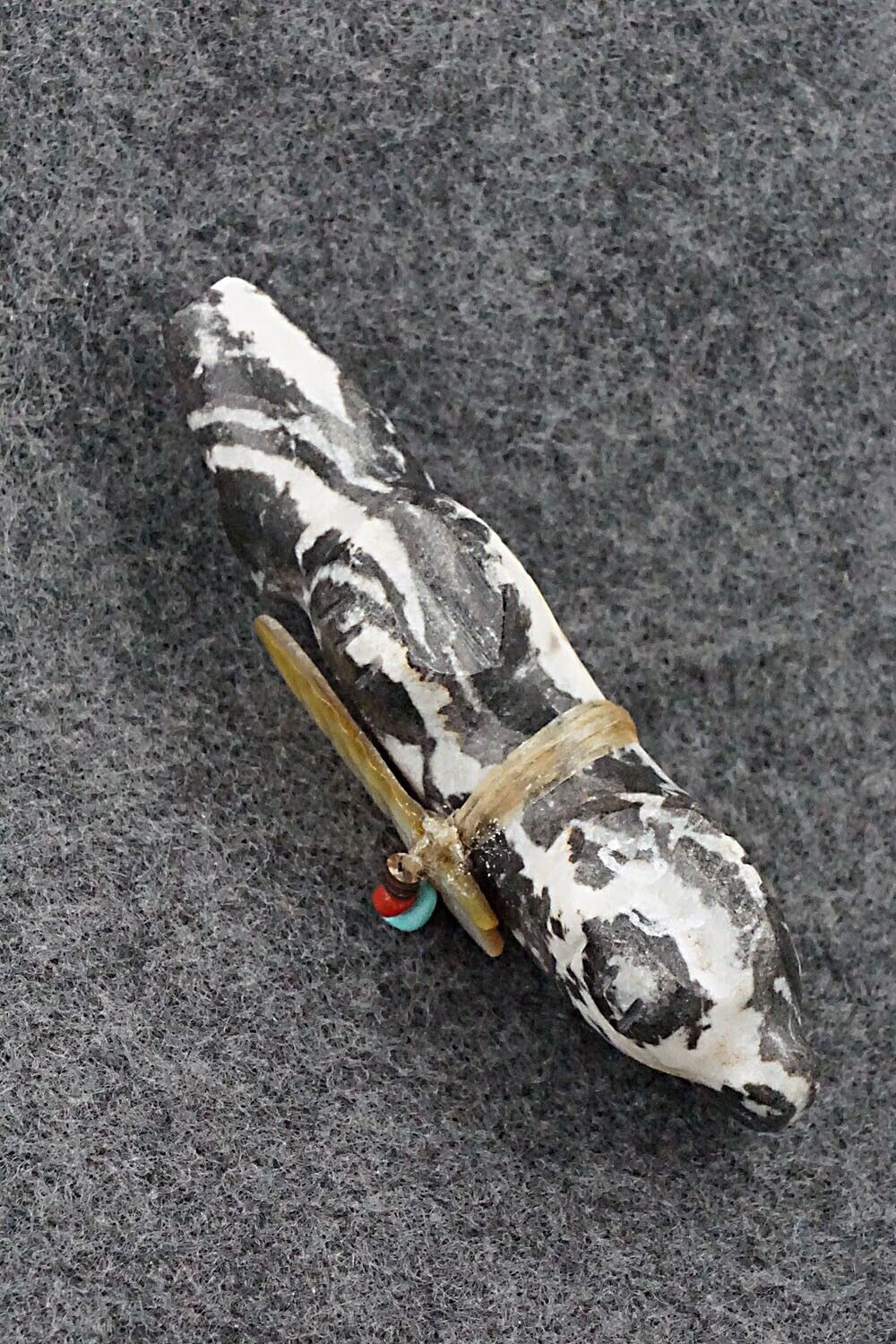 Mountain Lion Zuni Fetish Carving - Peter Gasper