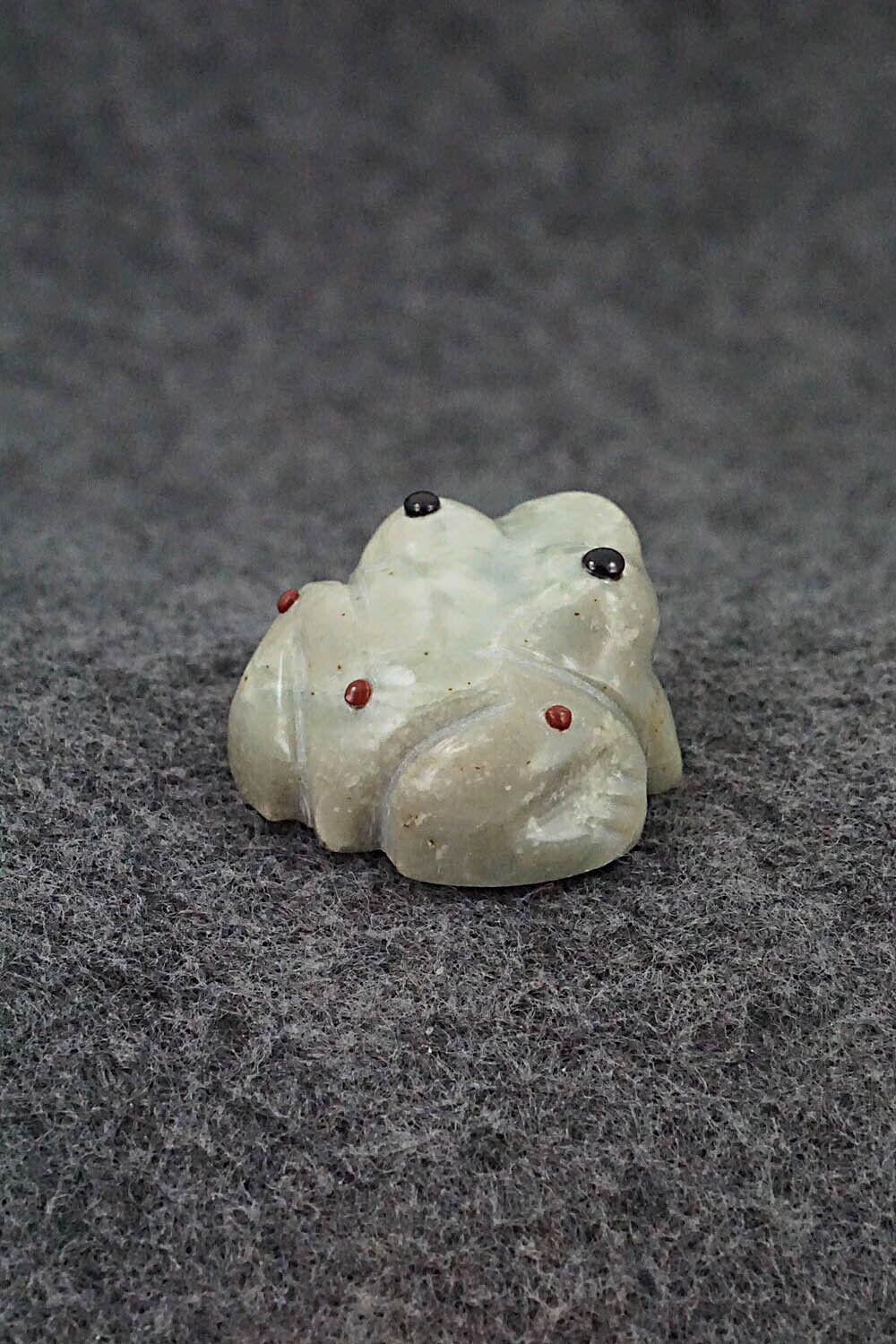 Frog Zuni Fetish Carving - Gordon Poncho