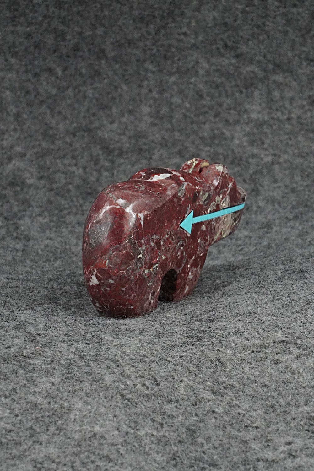 Bear Zuni Fetish Carving - Bernard Laiwakete