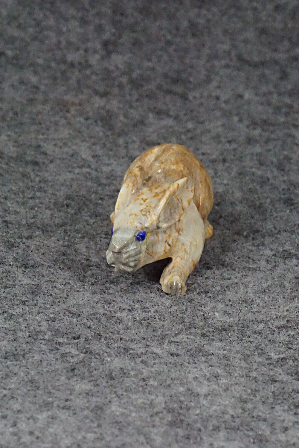 Rabbit Zuni Fetish Carving - Lance Cheama