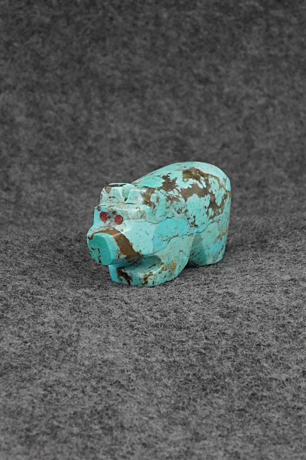 Bear Zuni Fetish Carving - Bernard Laiwakete