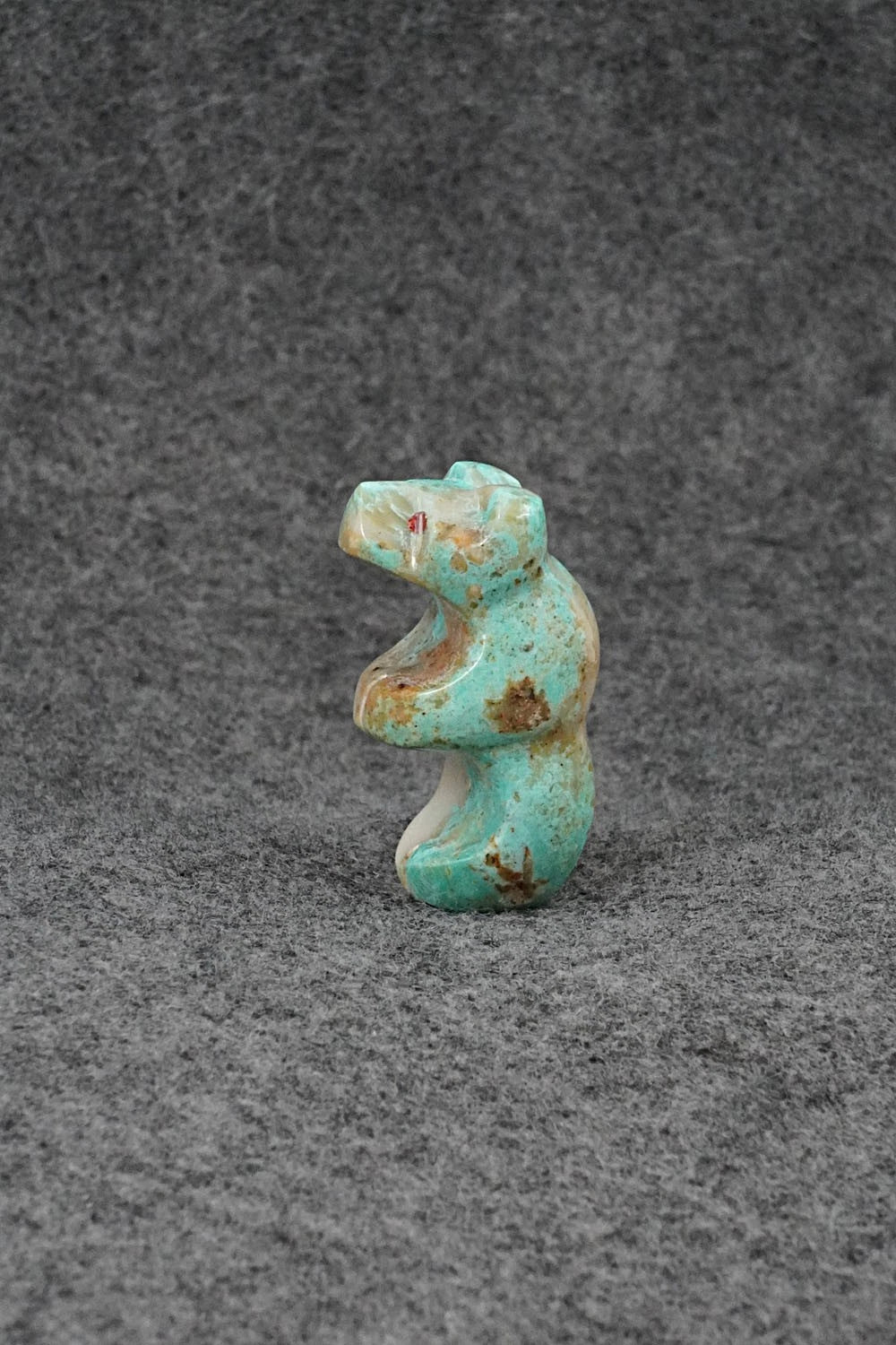 Bear Zuni Fetish Carving - Kenric Laiwakete