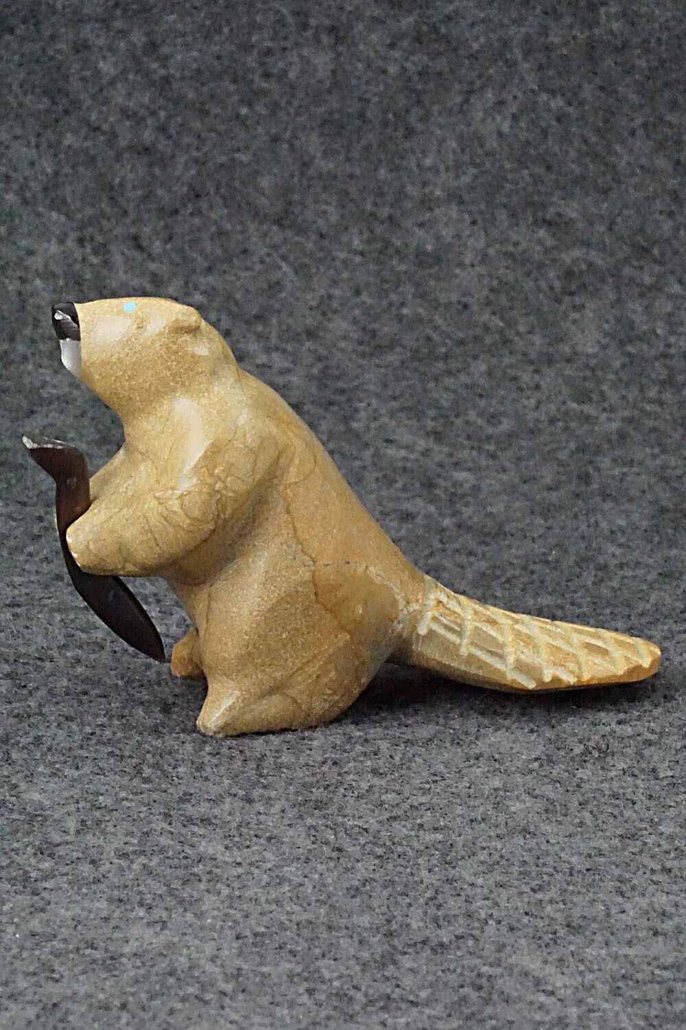 Beaver Zuni Fetish Carving - Enrike Leekya