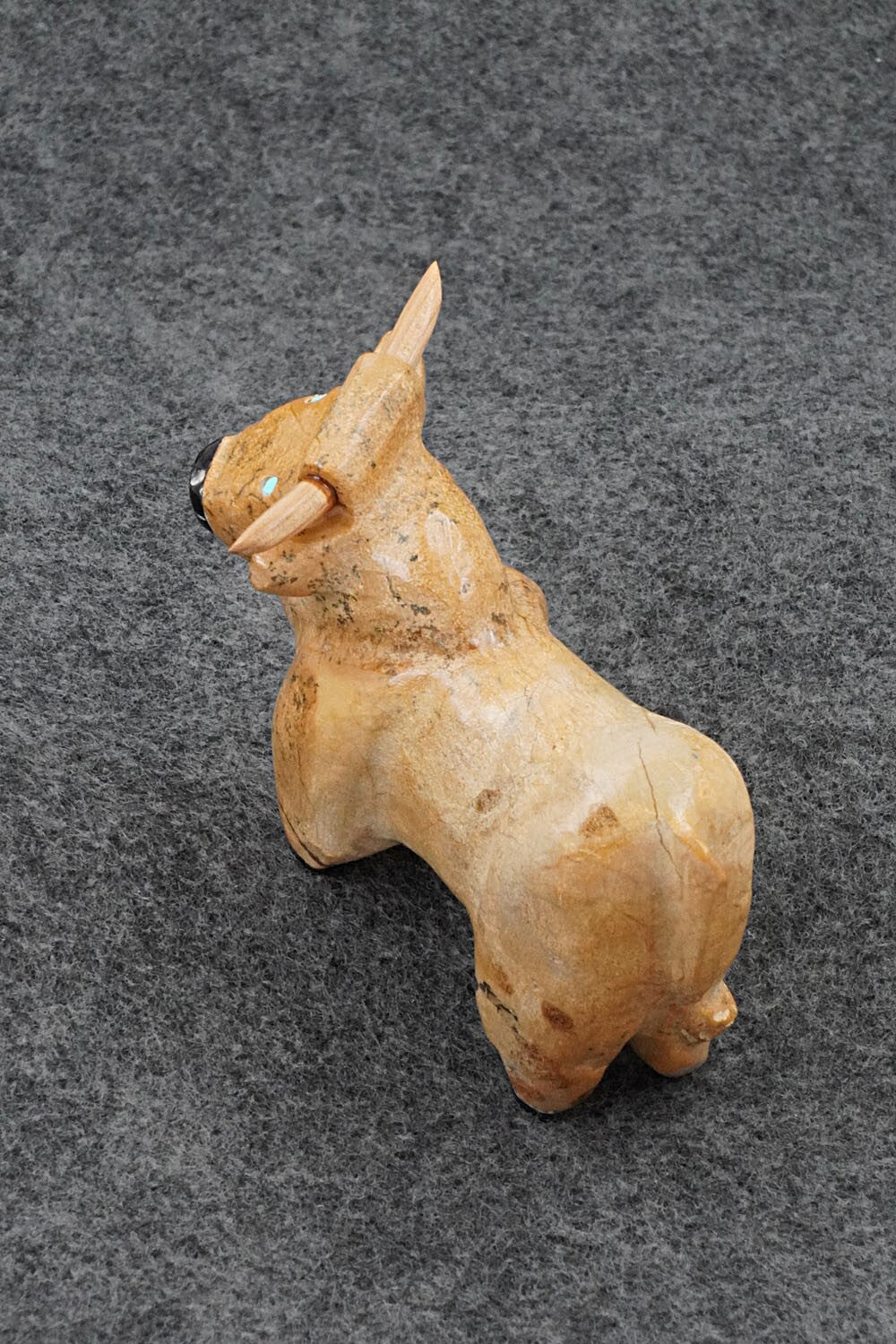 Bull Zuni Fetish Carving - Freddie Leekya