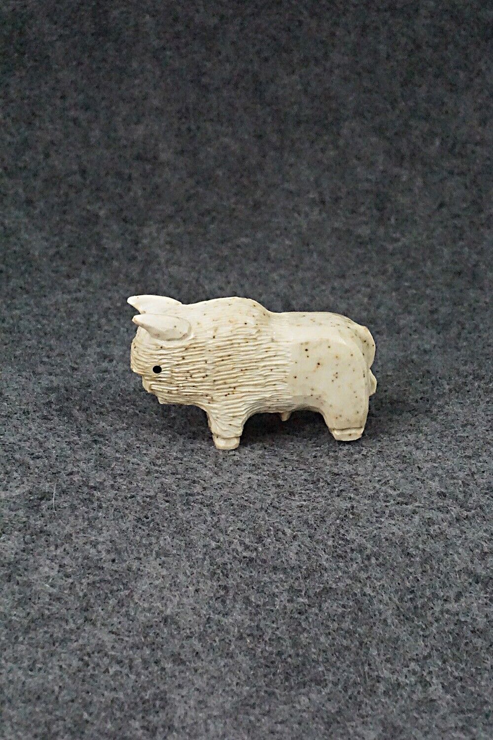 Buffalo Zuni Fetish Carving - Jesus Espino