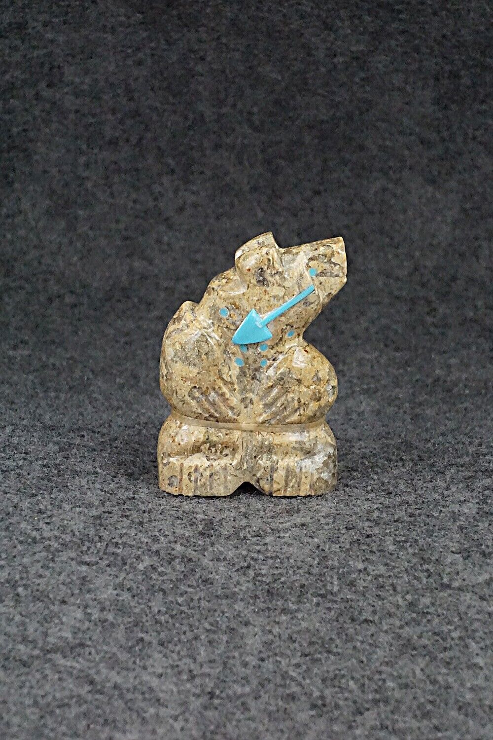 Bear Zuni Fetish Carving - Bennie Bacy