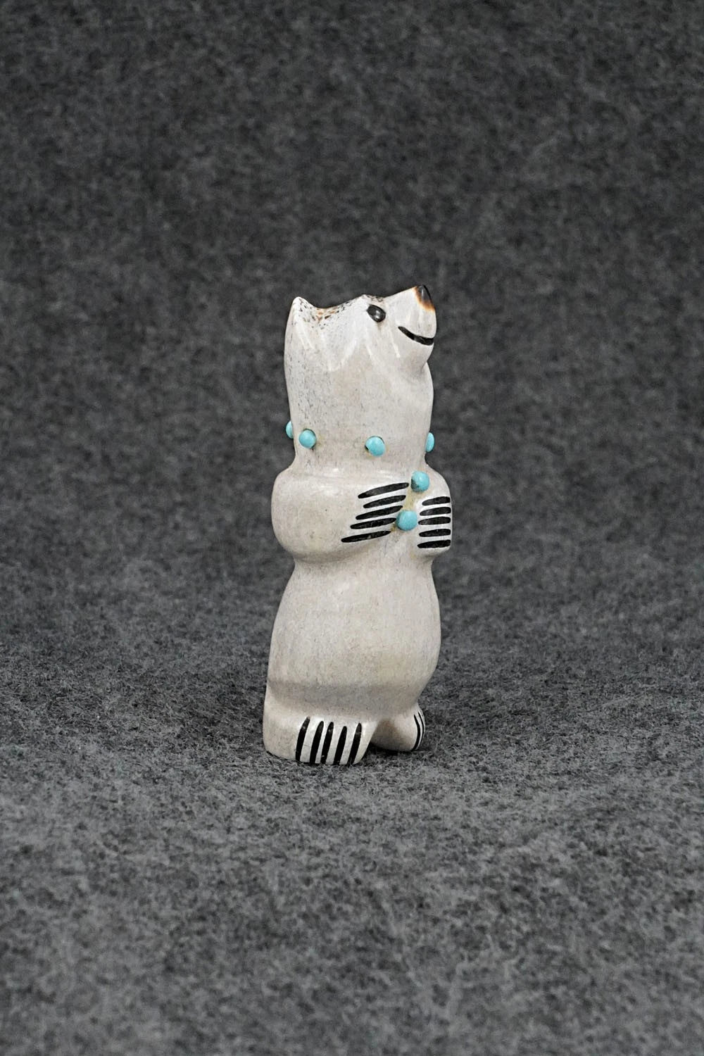 Bear Zuni Fetish Carving - Claudia Peina