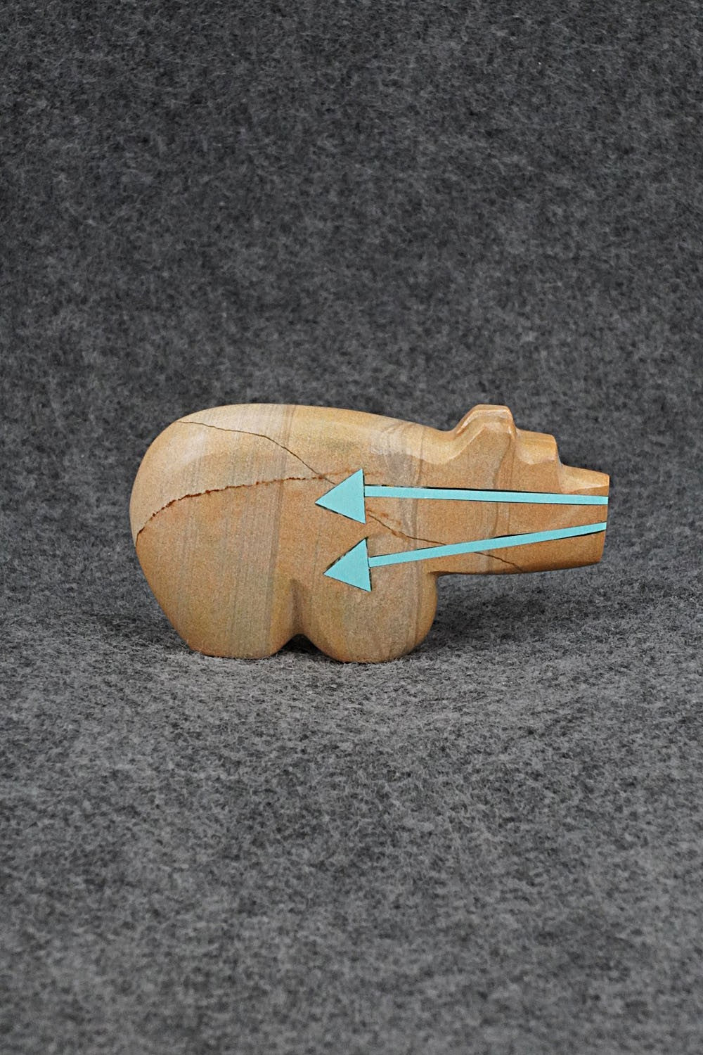 Bear Zuni Fetish Carving - Bernard Laiwakete