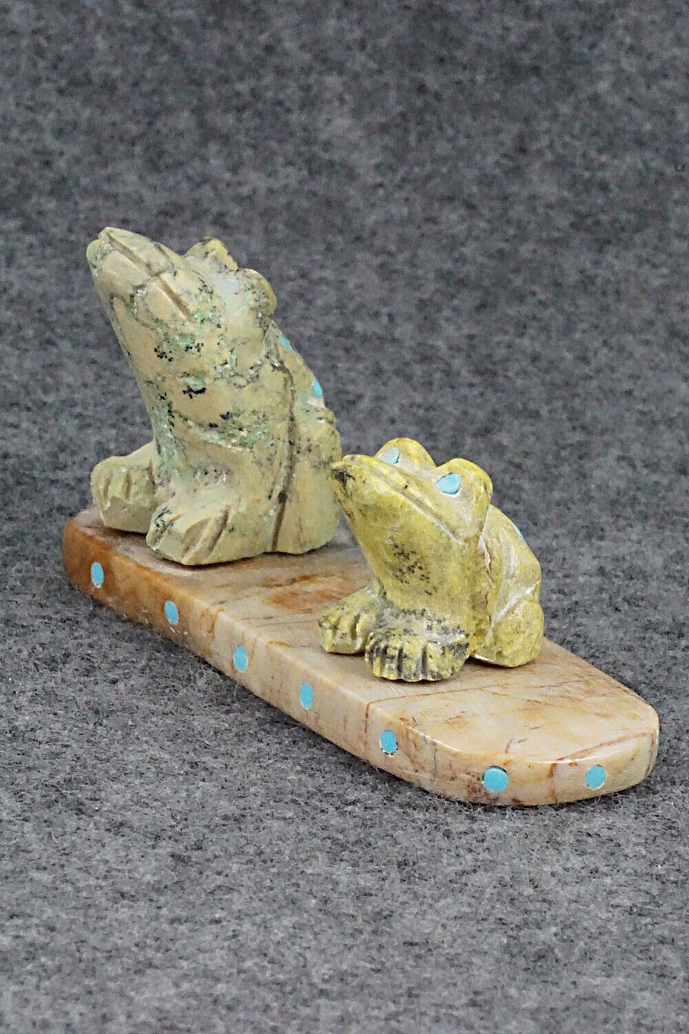 Frogs Zuni Fetish Carving - Stafford Chimoni