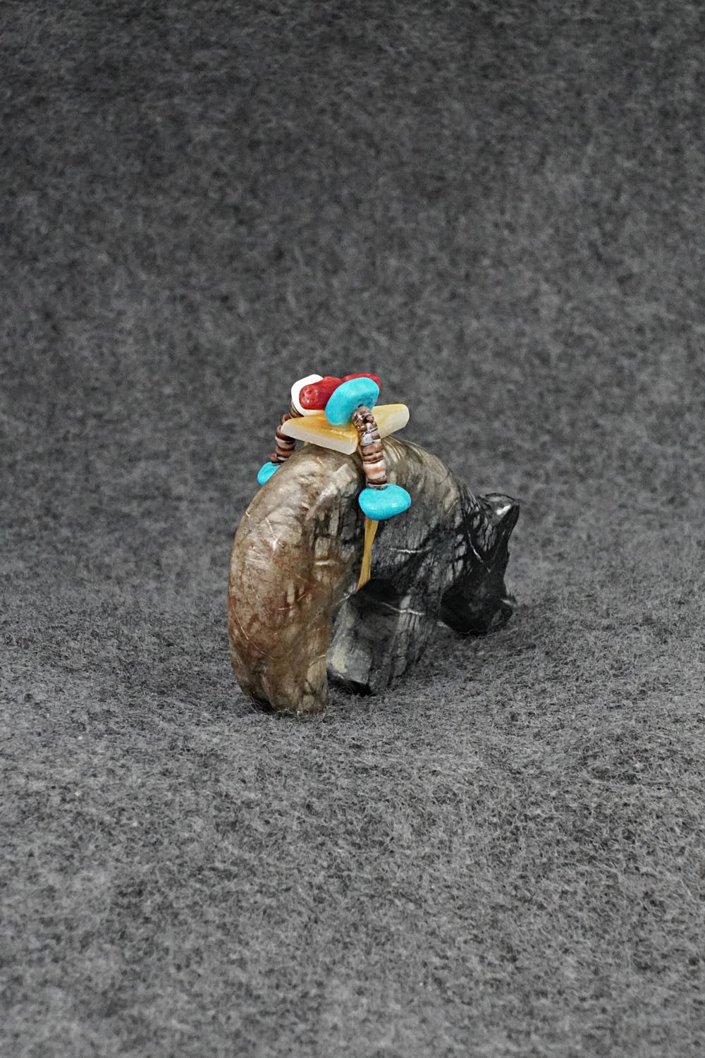 Bear Zuni Fetish Carving - Rodney Laiwakete